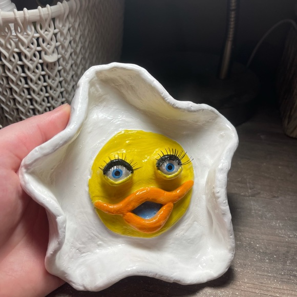 Egg ashtray - Picture 3 of 3